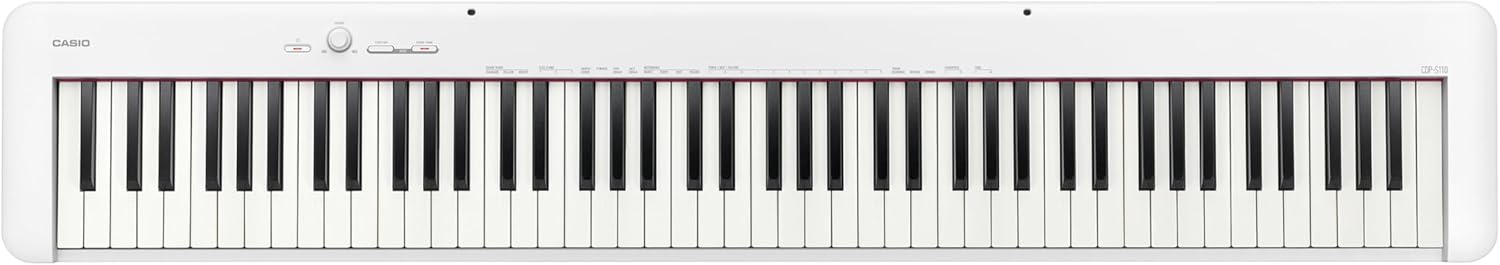 Piano digital Casio Casiotone CDP-S110 branco com 88 teclas visto de frente.