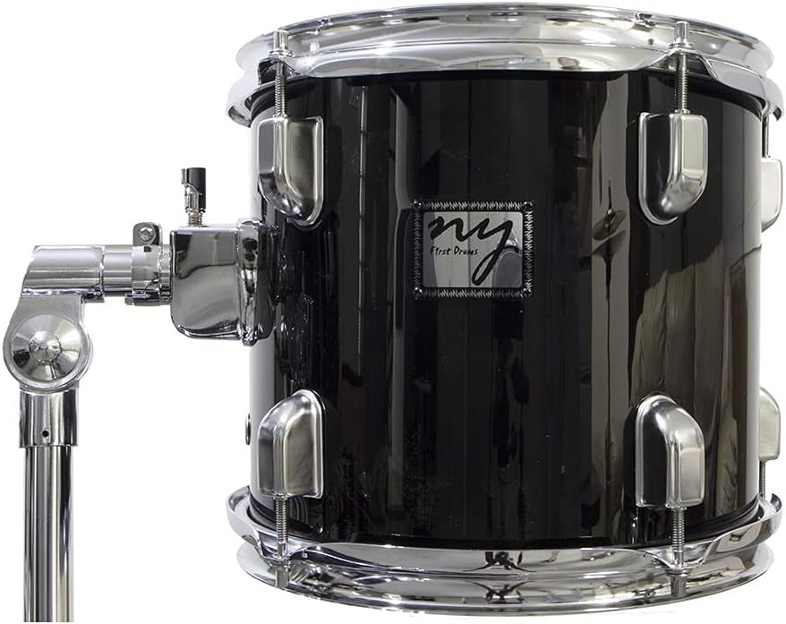 Close-up do tom suspenso da bateria NY-F1RST 2T com ferragens cromadas