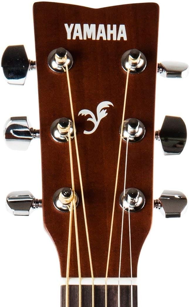 Headstock do violão Yamaha F 310 folk acústico natural com logo Yamaha e tarraxas cromadas