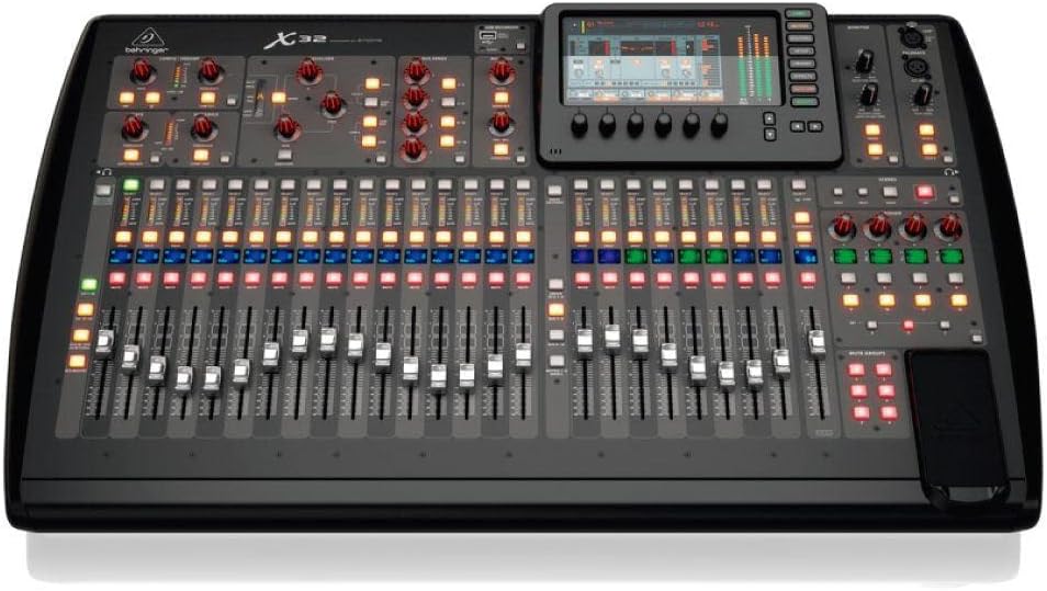 Mesa de mixagem digital Behringer X32 32 canais com tela colorida e faders iluminados