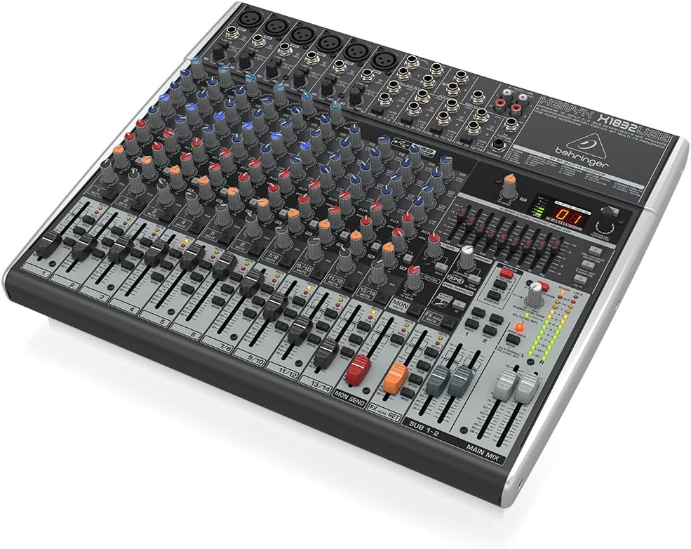 Mesa de som Behringer X1832USB 14 canais com compressor e interface USB vista angular
