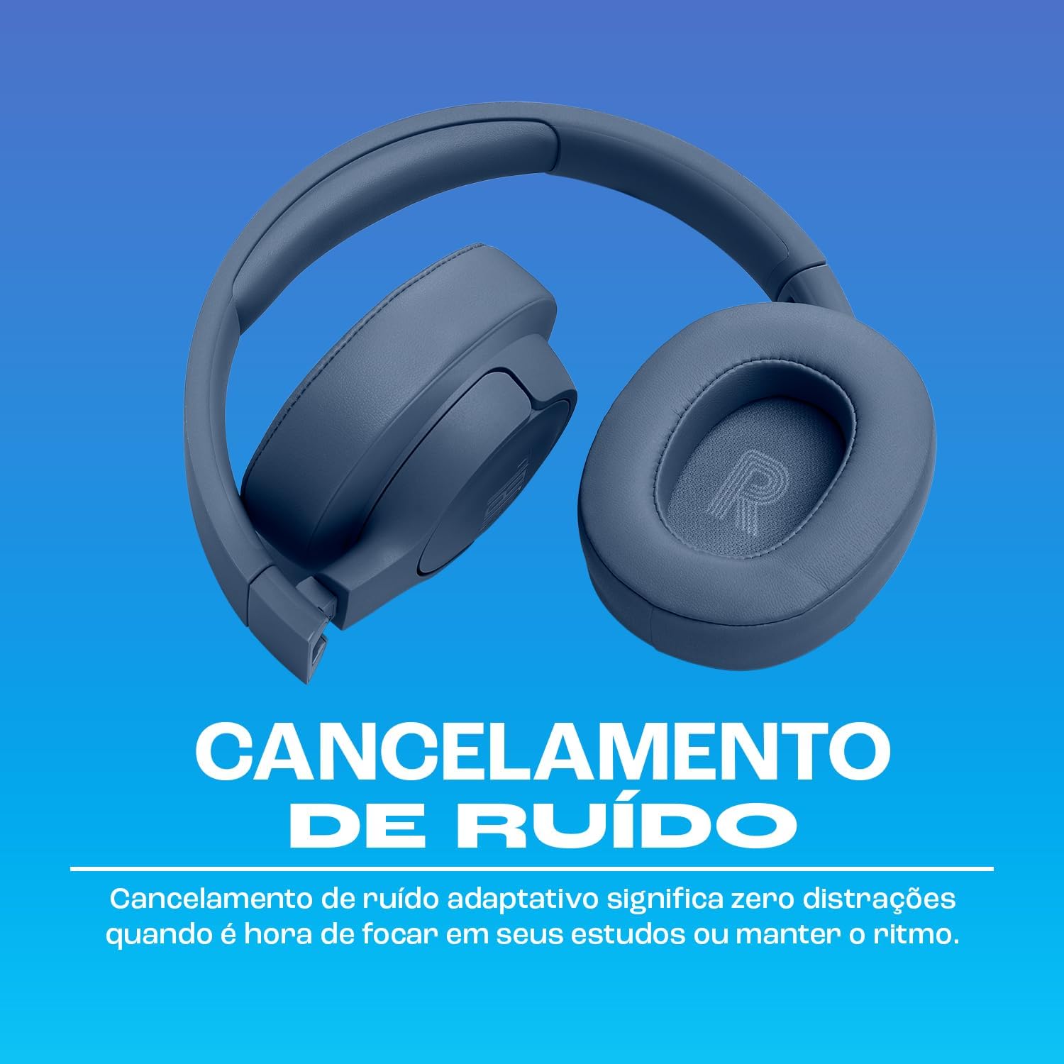 Fone JBL Tune 770NC com cancelamento de ruído adaptativo em fundo azul claro