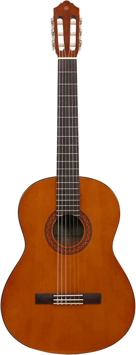 Yamaha C40 violão clássico com cordas de nylon tampo natural visto de frente