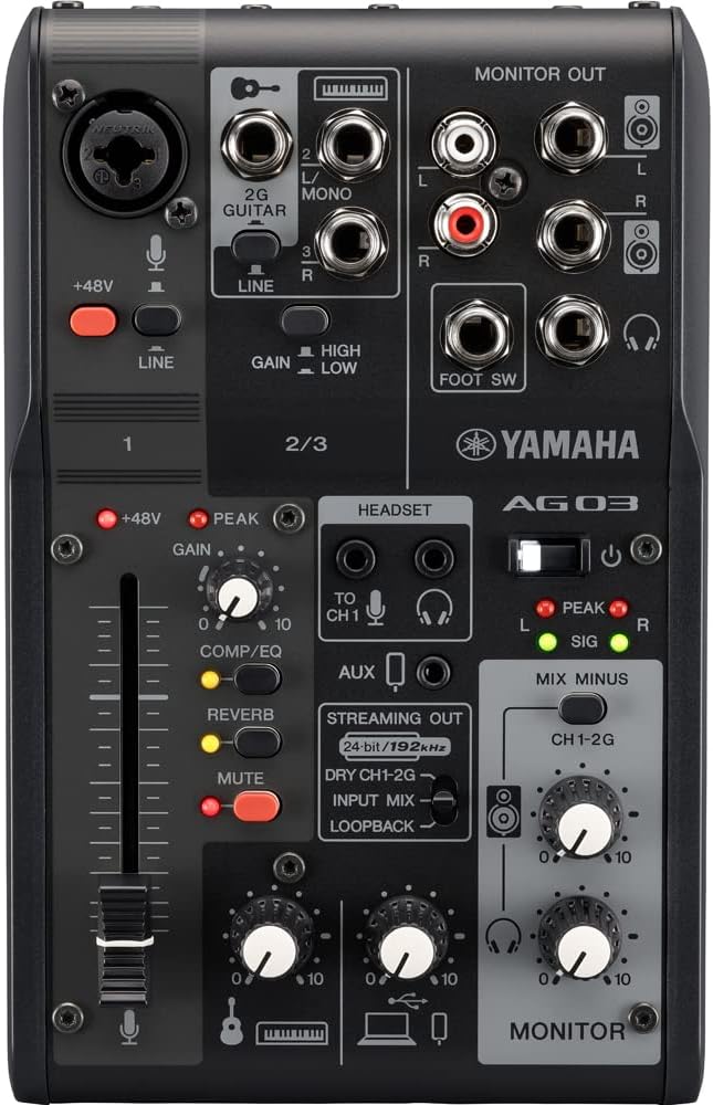 Mesa de Som Yamaha AG03MK2 preta com efeitos DSP e múltiplas entradas e controles de áudio