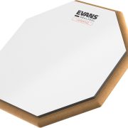 Pad de prática para bateria Evans RealFeel Attacktile com superfície branca e base bege, formato octogonal.