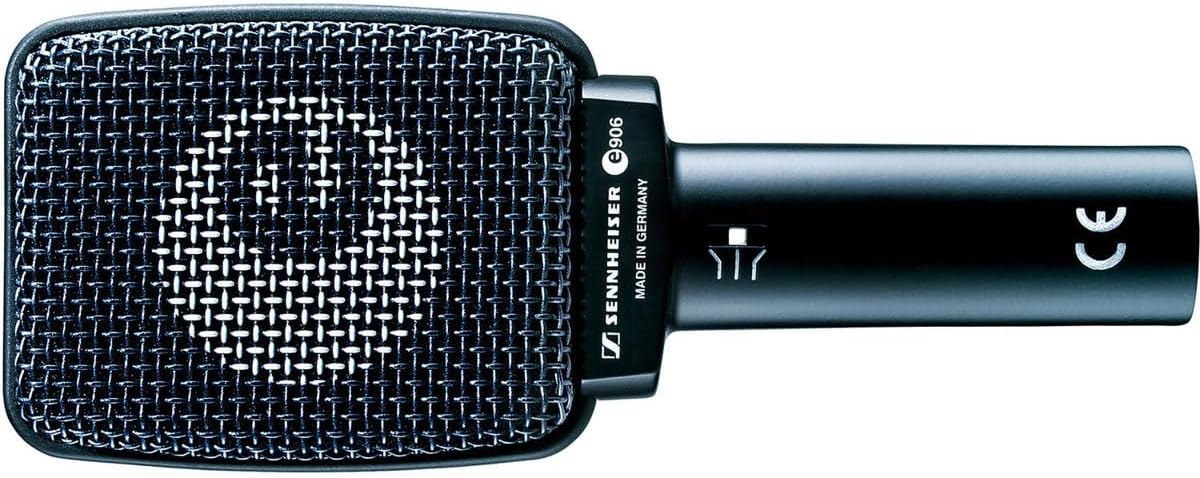 Microfone Sennheiser E906 dinâmico preto visto de lado com controle tonal e marca da Sennheiser