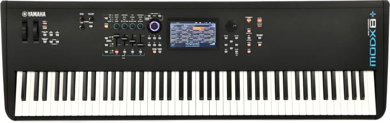 Teclado sintetizador Yamaha MODX8+ Plus 88 teclas contrapesadas com display e controles