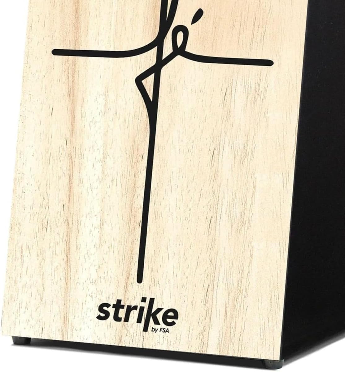 Detalhe frontal do cajon Strike SK4050 Fé com frente em pele de sumaúma clara e corpo preto