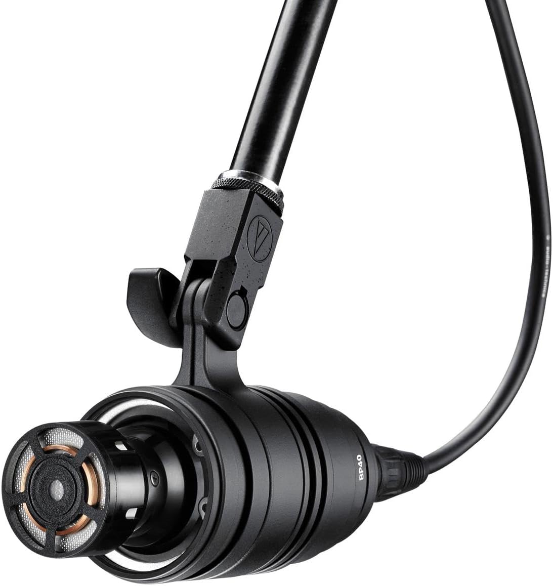 Microfone dinâmico Audio-Technica BP40 com grade removida e suporte, preto