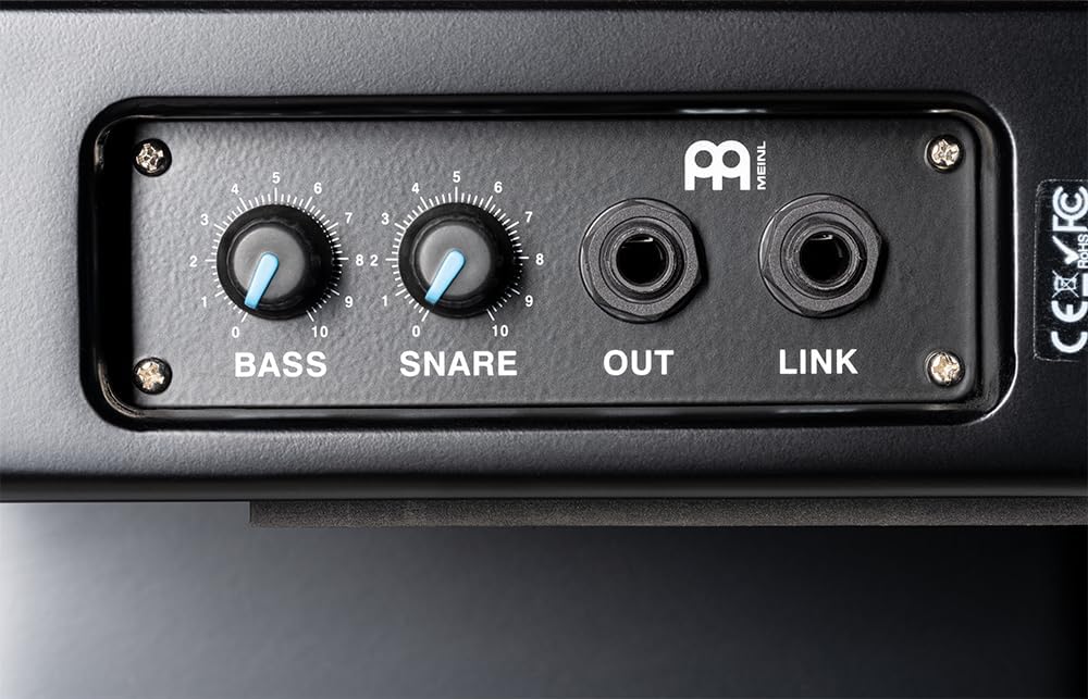 Painel de controle do cajon Meinl Pickup Slaptop com ajustes de bass e snare e saídas out e link