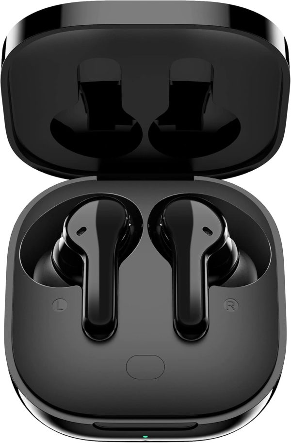 Fones de ouvido sem fio QCY T13 pretos no estojo de carregamento aberto