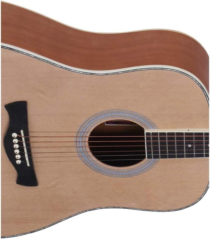 Close do corpo de violão dreadnought natural mostrando roseta e ponte preta com pinos brancos