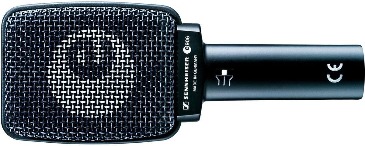 Microfone Sennheiser E906 preto com grade metálica e controle tonal visto de lado
