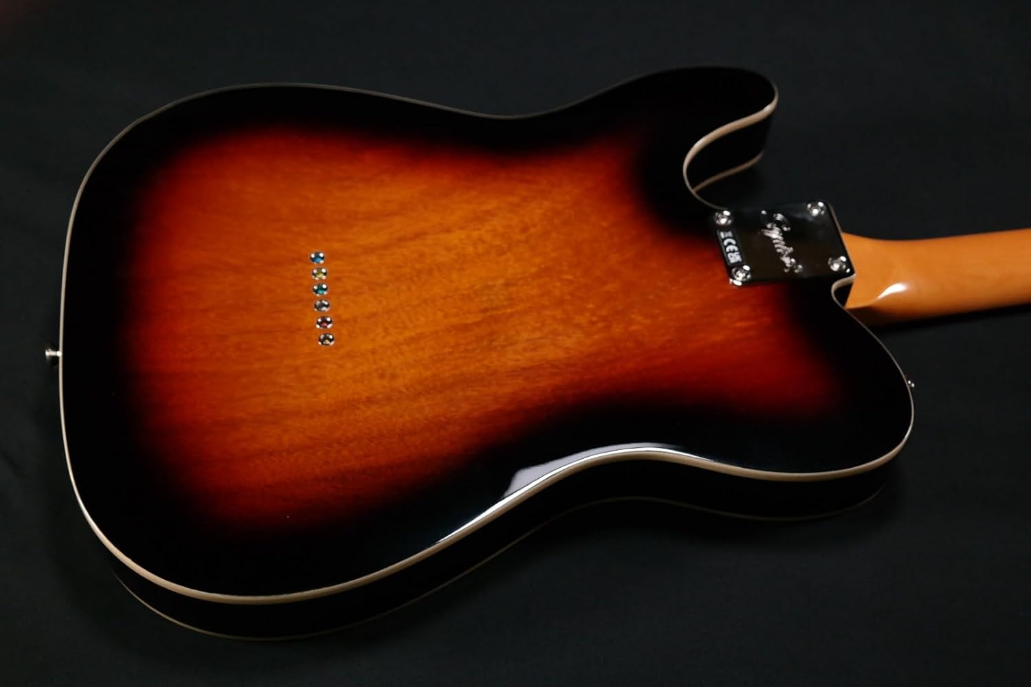 Parte traseira da guitarra Squier Classic Vibe '60s Custom Telecaster Sunburst