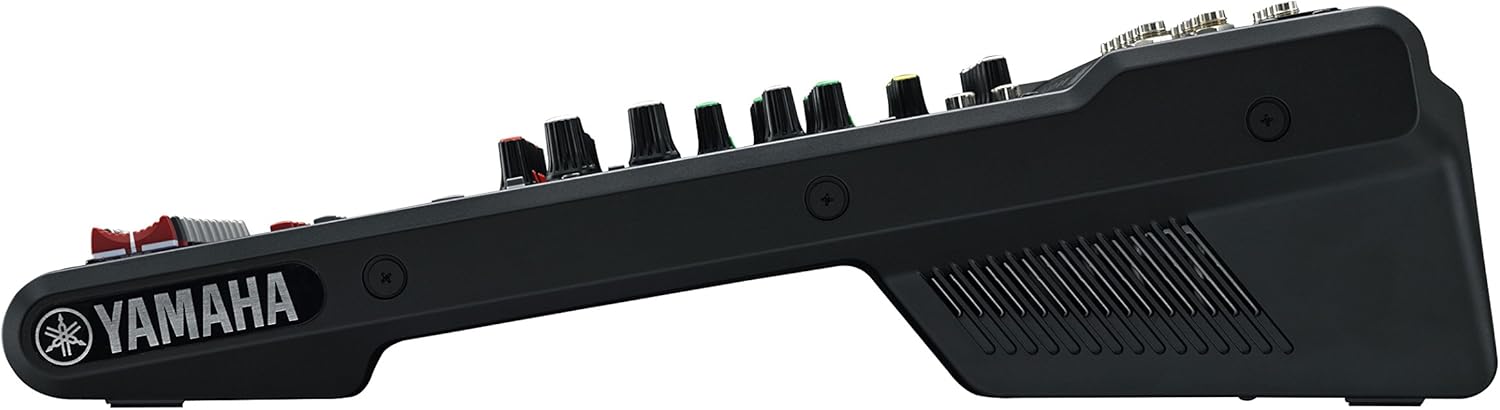 Mesa de som Yamaha MG12XU vista lateral esquerda mostrando knobs coloridos e design ergonômico