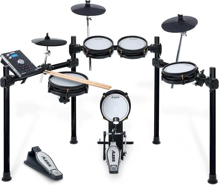 Bateria eletrônica Alesis Command Mesh SE com malha de zona dupla, incluindo pads de bateria, pratos e pedais em estrutura preta robusta