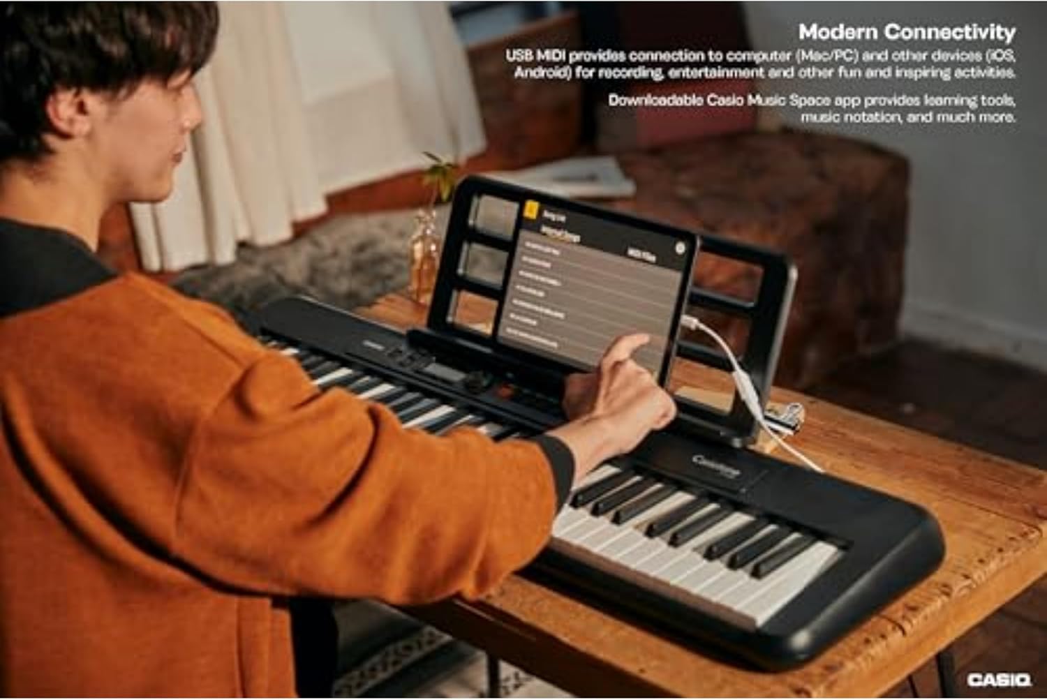 Teclado Casio Casiotone CT-S200BK com conectividade USB MIDI a tablet para aprendizado e gravação.
