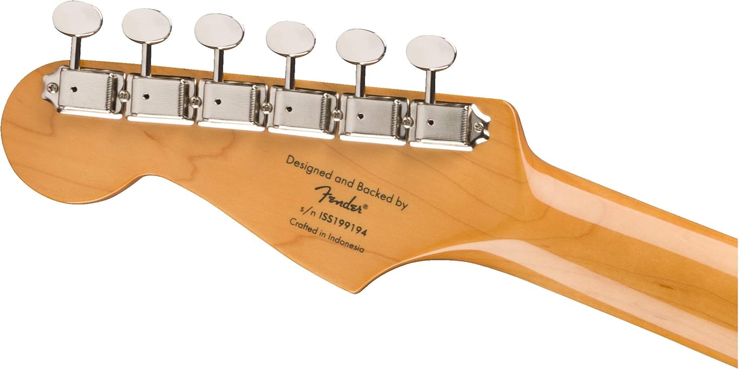 Parte traseira da cabeça do braço da guitarra Squier Classic Vibe '60s Stratocaster com texto de fabricação e tarraxas cromadas.