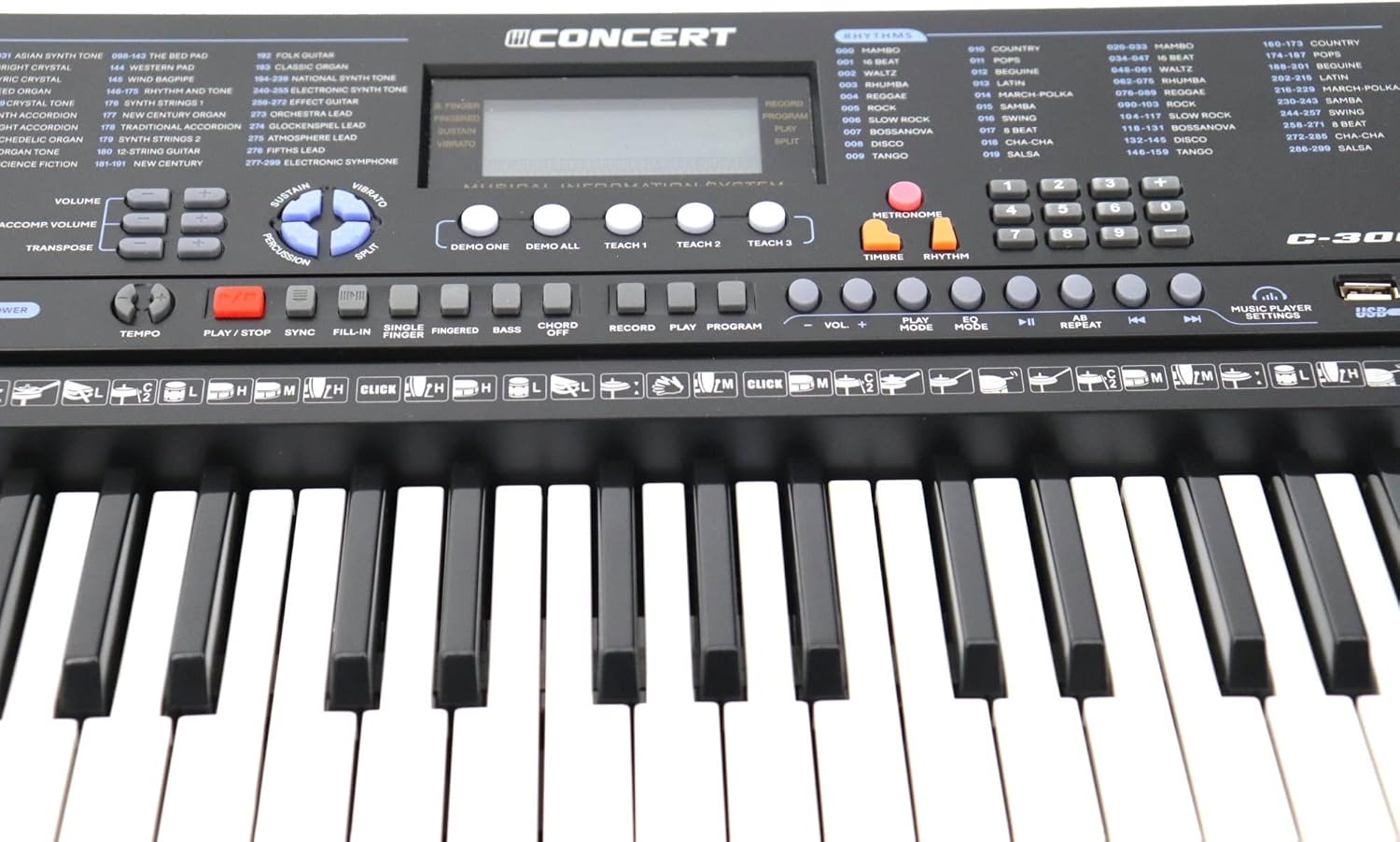 Painel do teclado Concert C-300 com 61 teclas mostrando display e botões de controle e funções