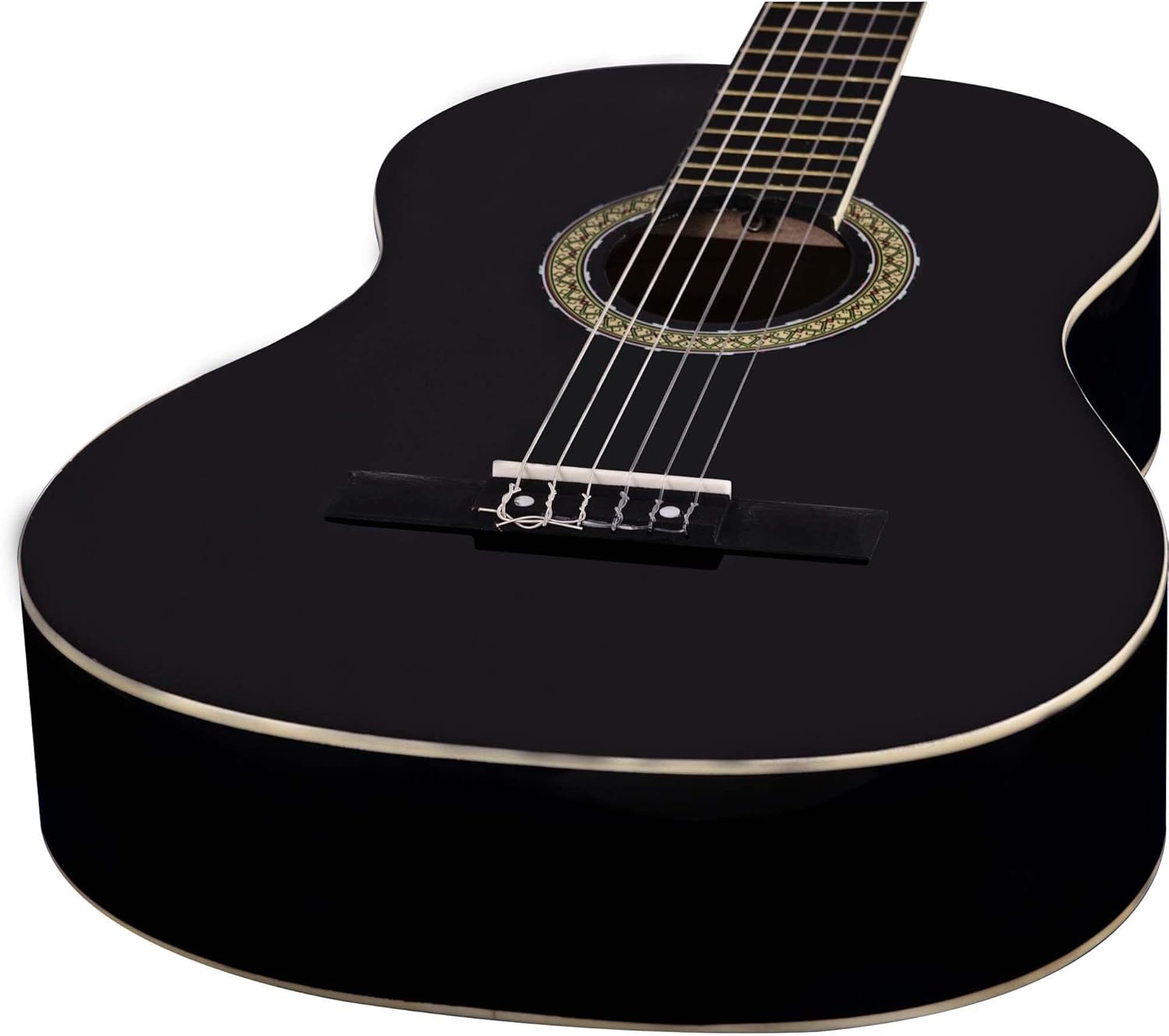 Detalhe do corpo do violão Harmonics GC-10BK Nylon Preto com Verniz Brilhante em foco, mostrando boca e cordas.