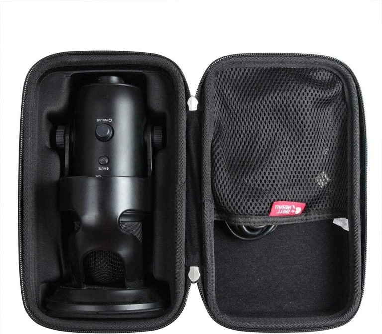 Capa de viagem Hermitshell preta resistente para microfone Blue Yeti USB com bolso de malha e alça para transporte.