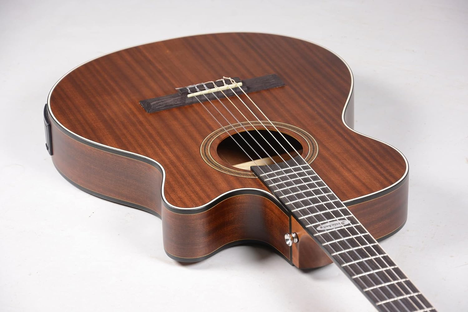 Violão nylon elétrico Strinberg SL200C mogno fosco com corte e acabamento fosco