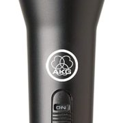 Microfone dinâmico profissional AKG P5 S preto com padrão supercardioide, botão liga/desliga e acabamento fosco.