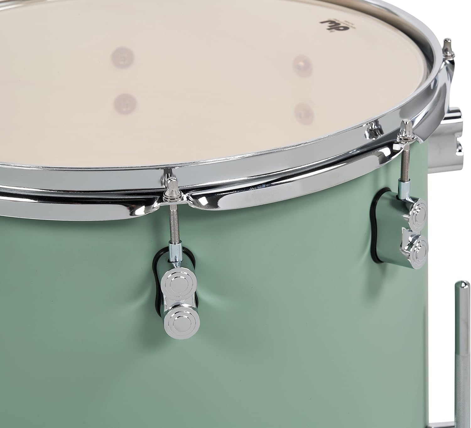 Detalhe do aro cromado e parafusos da bateria PDP Concept Maple verde acetinado