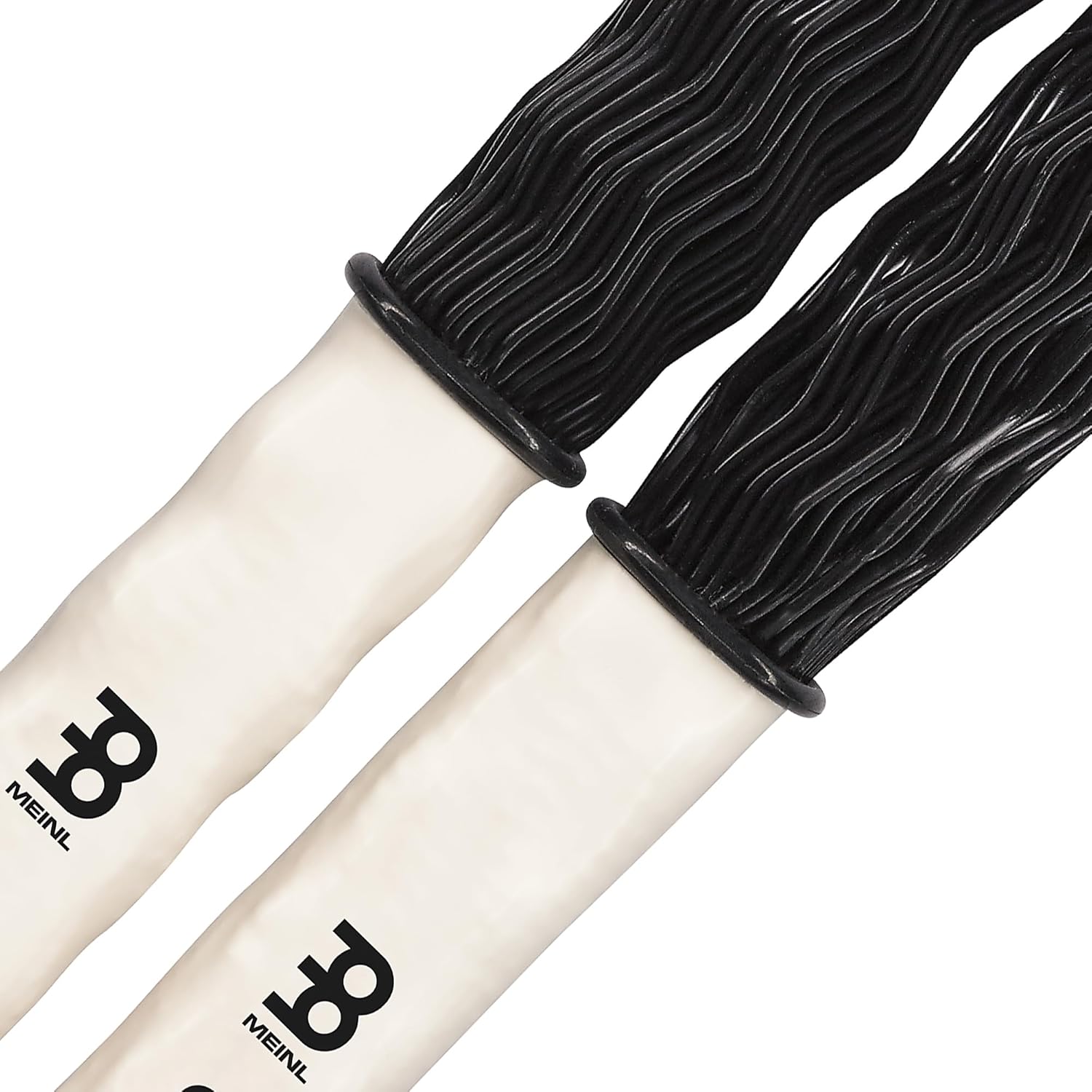 Detalhe das cavilhas de nylon pretas onduladas e anéis ajustáveis da escova Meinl SB305.