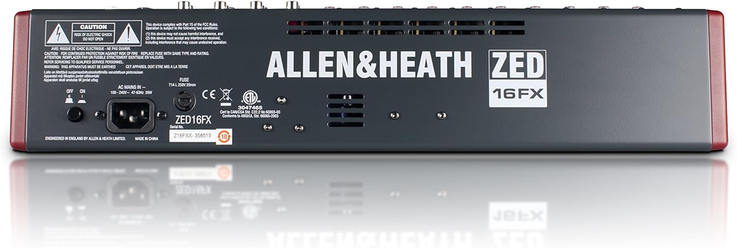 Painel traseiro da mesa de som Allen & Heath Zed-16Fx mostrando entradas de energia e conexões diversas.