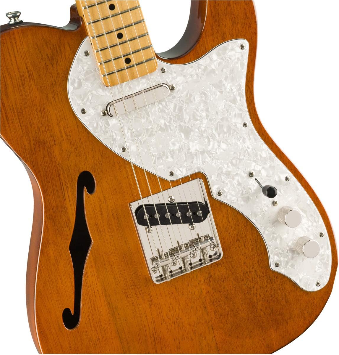 Detalhe do corpo da guitarra Squier Classic Vibe '60s Telecaster Thinline vintage-tintado com escudo branco perolado, captadores single coil e controles.