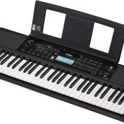 Teclado Yamaha PSR-E383 preto com 61 teclas sensitivas e painel de controle.