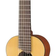 Yamaha GL-1 Guitalele Ukulele com cordas de nylon natural, corpo de madeira clara e braço escuro.