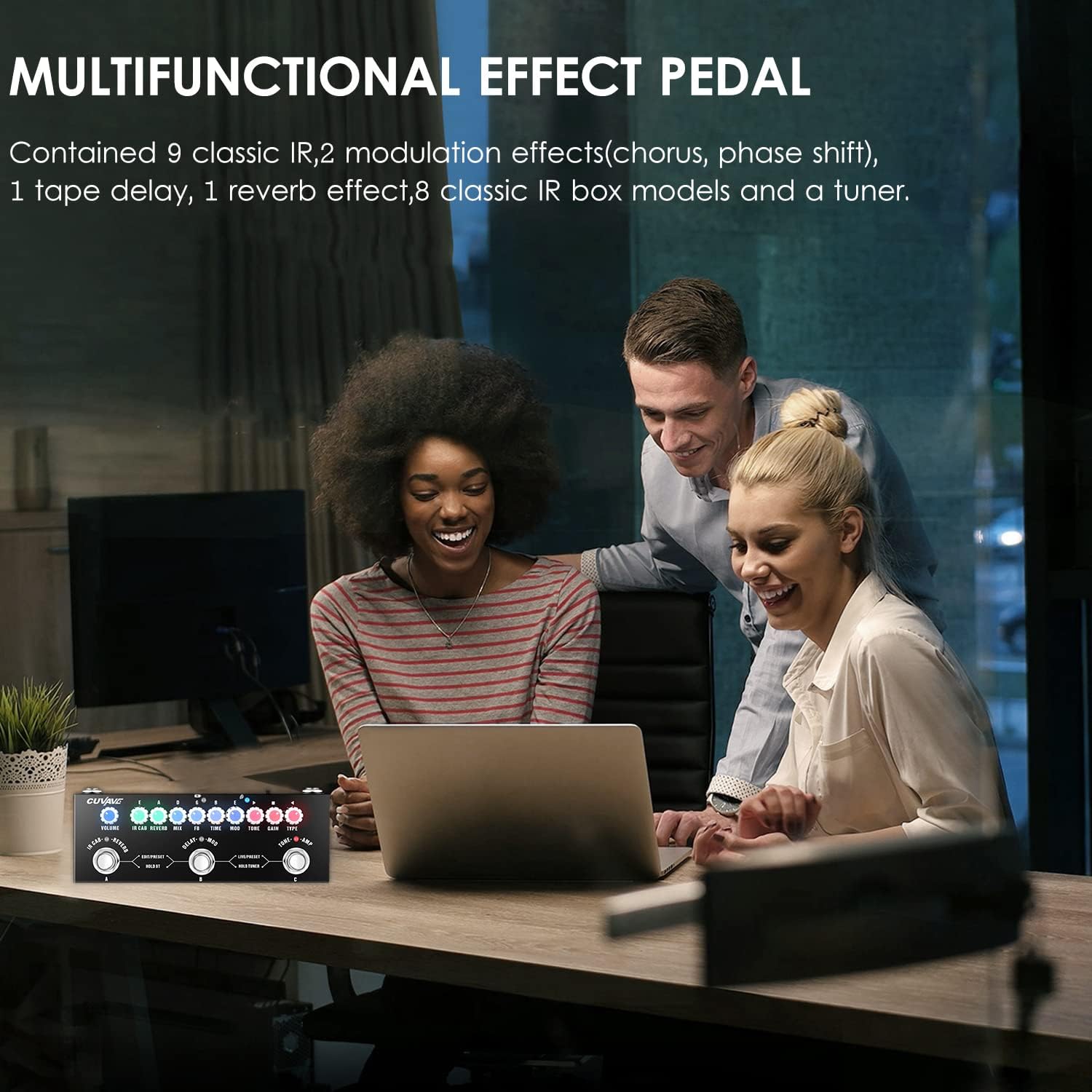 Descrição dos recursos multifuncionais do pedal CUVAVE BHCASE CUBE BABY com pessoas em reunião ao fundo.