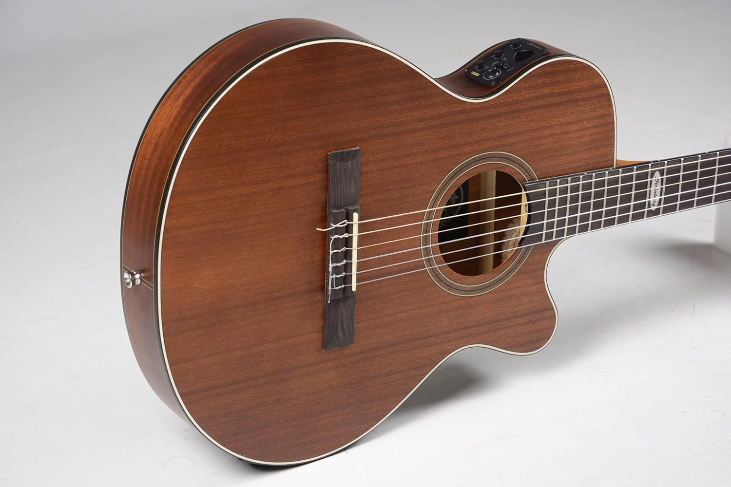 Violão nylon elétrico Strinberg SL200C com equalizador embutido e acabamento mogno fosco