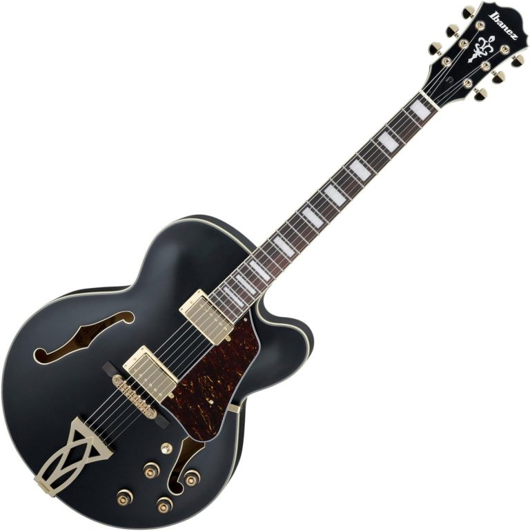 Guitarra elétrica Ibanez AF75G corpo oco preta com captadores humbucker dourados, ponte fixa e acabamento fosco