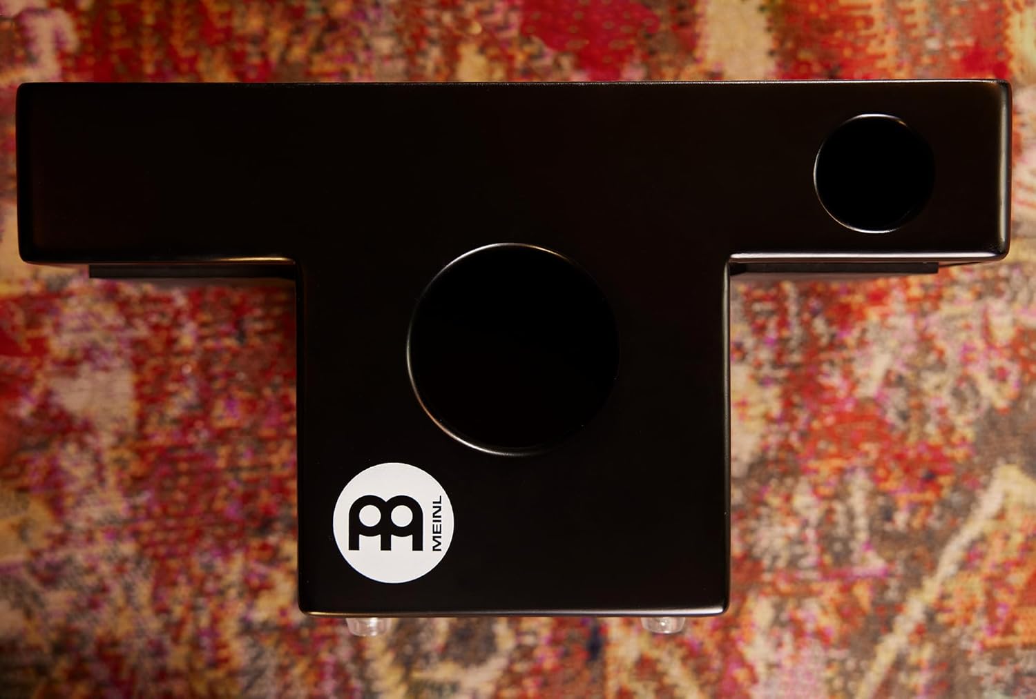 Meinl Pickup Slaptop Cajon Box na cor preta vista superior com portas de som circulares