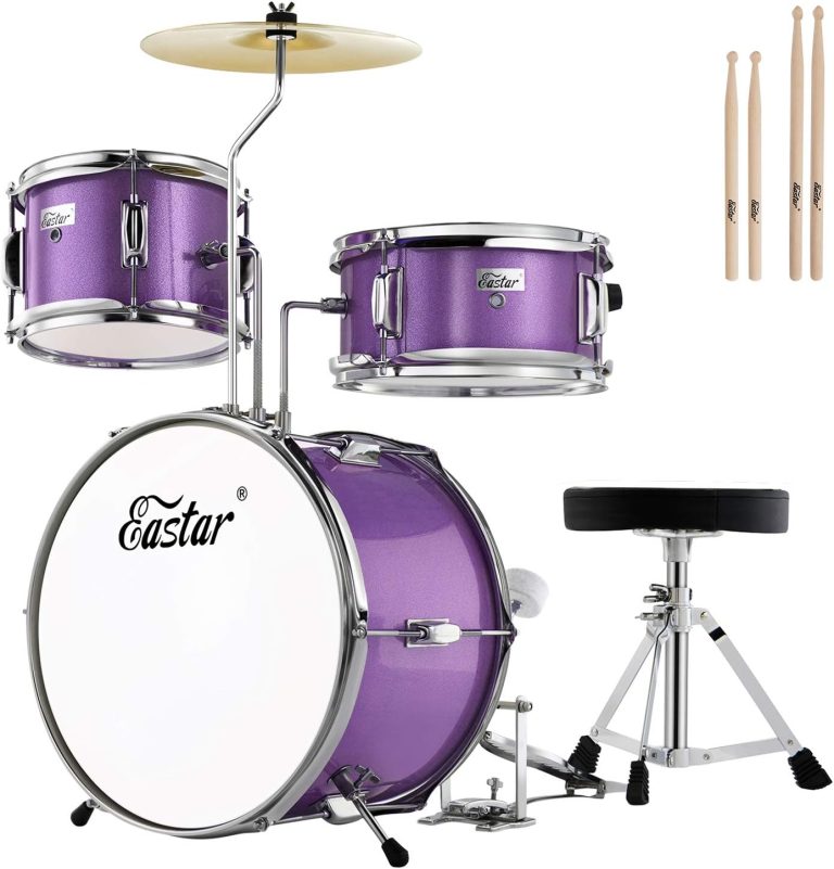 Bateria júnior acústica Eastar roxo metálico com acessórios completos e baquetas.