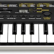 Teclado Casio SA-51 H2 portátil preto com 32 teclas e painel de controle com múltiplas funções para crianças.
