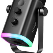 Microfone dinâmico FIFINE AM8 preto com iluminação RGB em suporte metálico para podcast e streaming