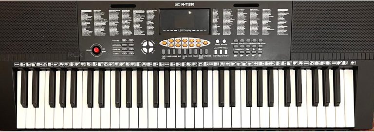 Teclado musical profissional MXT M-T1280 com 61 teclas sensíveis ao toque, display de LED e alto-falantes integrados