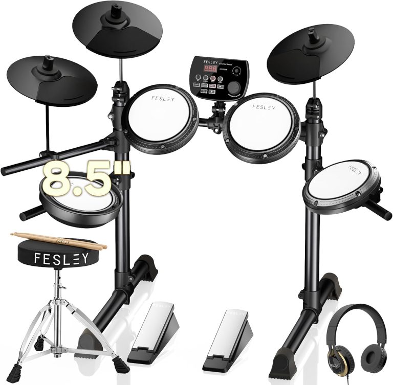 Conjunto de bateria eletrônica Fesley FED150W com 4 pads, 2 pratos, pedal e banquinho em fundo branco