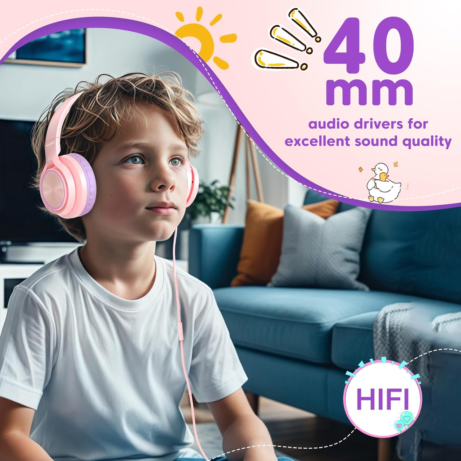 Criança usando fones de ouvido infantis VkingMoR rosa com drivers de 40mm e qualidade HiFi