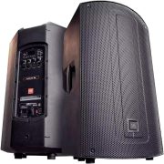 Caixa de som ativa JBL Max 15 preta com painel traseiro de controle, entradas USB e XLR, potência 350W RMS e Bluetooth.