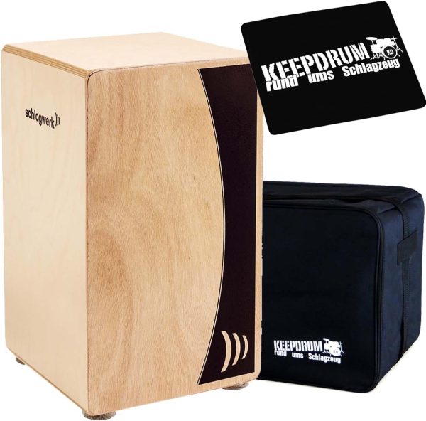 Schlagwerk CP550 Cajon ágil natural com detalhe preto, capa preta e tapete com logo KEEPDRUM.