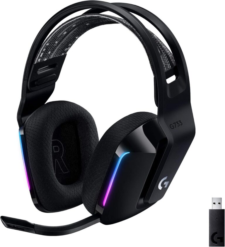 Headset gamer sem fio Logitech G733 preto com iluminação RGB e microfone ajustável