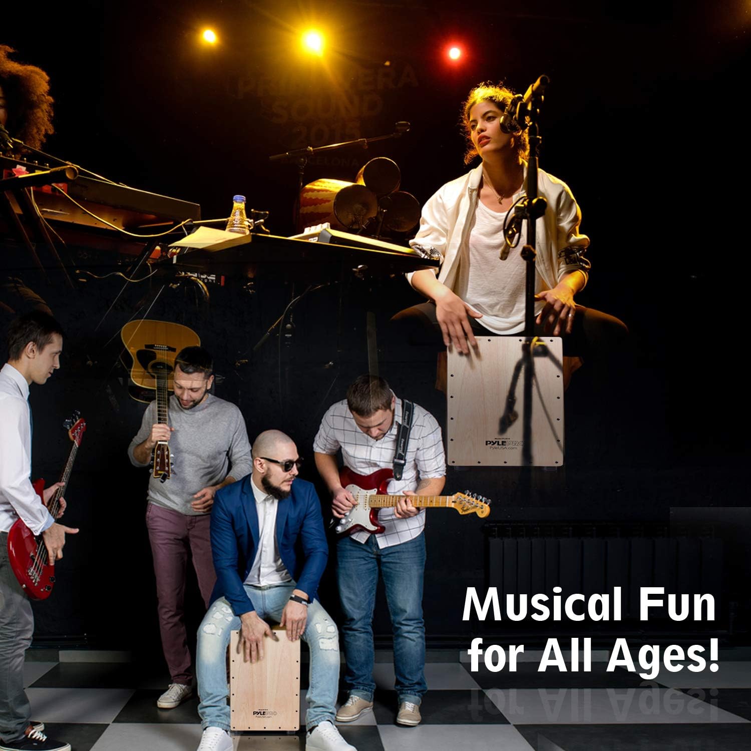 Apresentação musical com o Cajon Pyle String PCJD18, instrumento divertido para todas as idades.