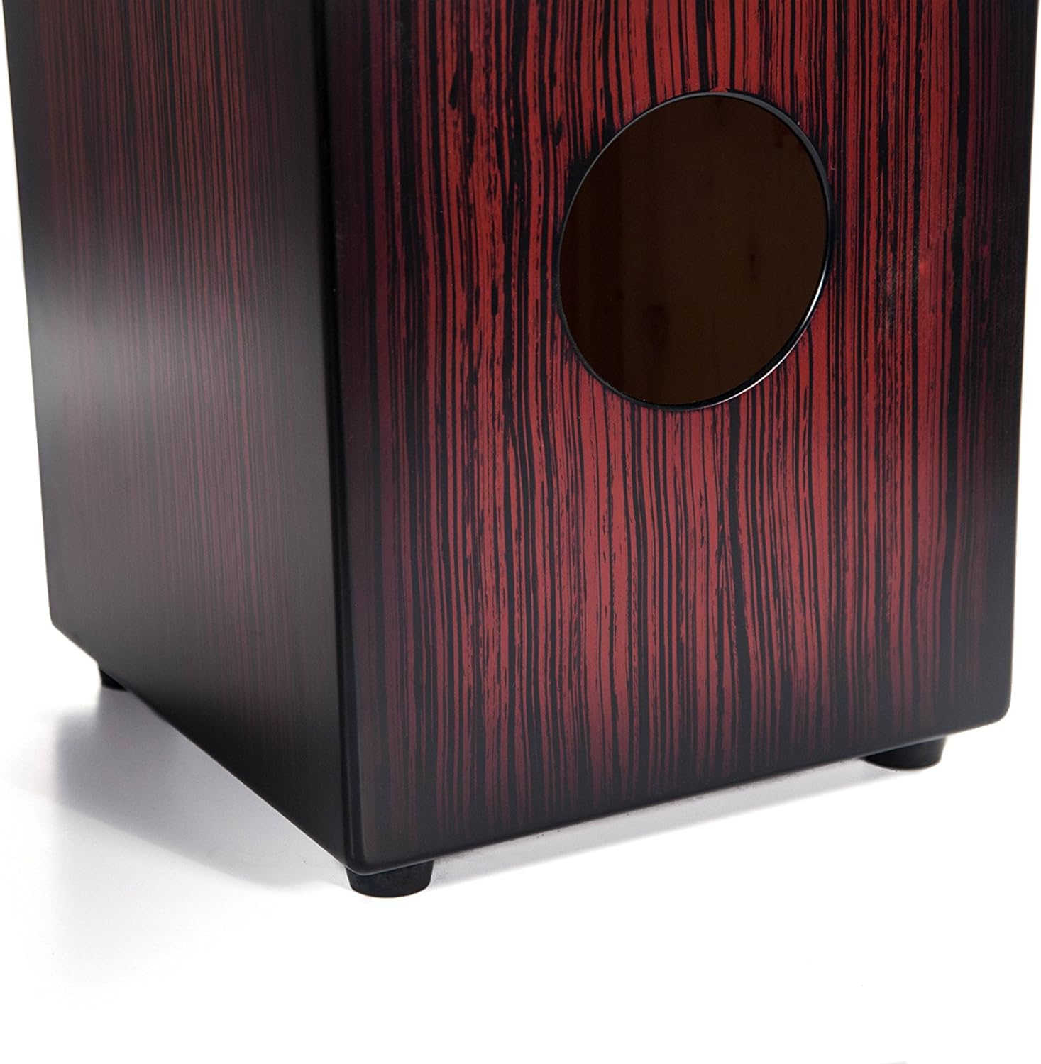 Cajon LP Aspire Accents com orifício traseiro circular, acabamento madeira escura vermelha com listras pretas e pés de borracha.