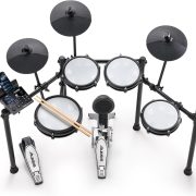 Bateria eletrônica Alesis Nitro Max com pads de malha e Bluetooth vista de cima.