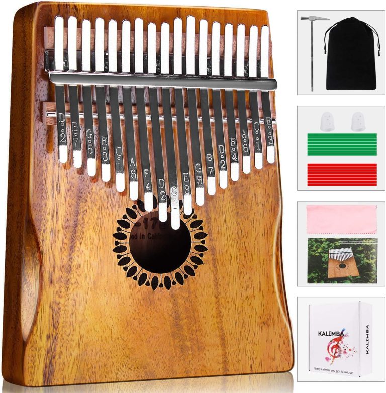 Newlam Kalimba com 17 teclas em madeira natural e metal prateado, design curvo para conforto, teclas com notas musicais gravadas.